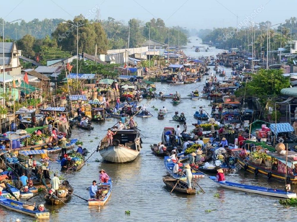 Плавучий рынок на Меконге..